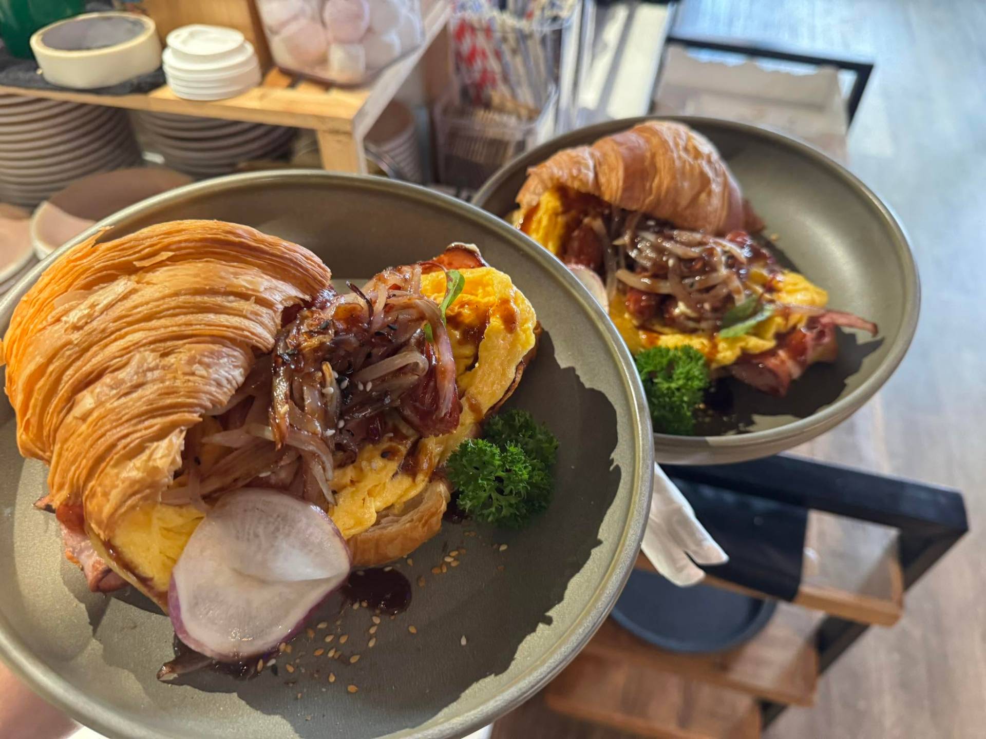 Deluxe Brekky Croissant